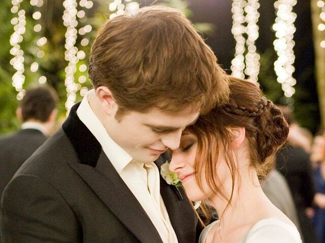 File:Bella-and-Edward-bella-swan-31050155-800-600.jpg