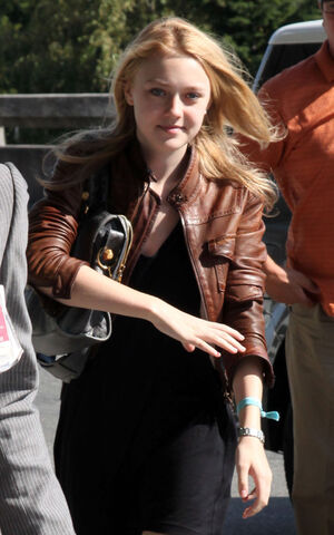 File:36c1058325e8a6ce dakota-fanning-8229-8.jpg
