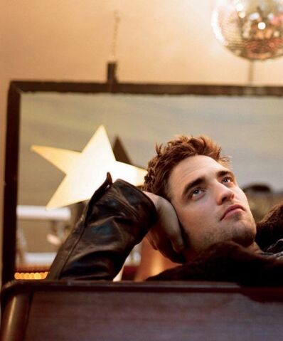 File:Robert-pattinson-blackbook-0912- (5).jpg