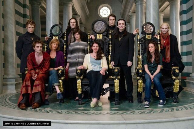 File:New-Moon-Behind-The-Scenes.jpg