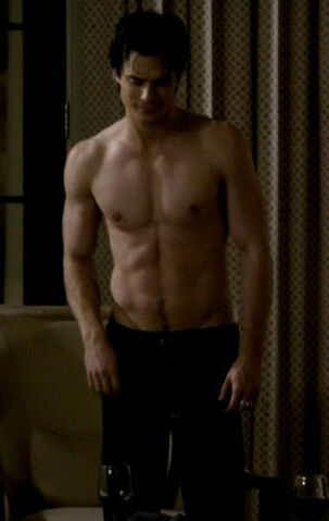 File:Sexy-damon-salvatore-18636196-380-601.jpg