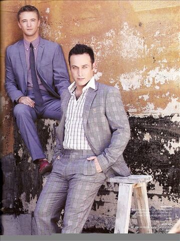 File:Zooey Boys 2 rs.jpg