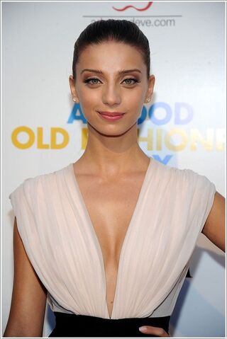 File:TodoTwilightSaga - Angela009.jpg