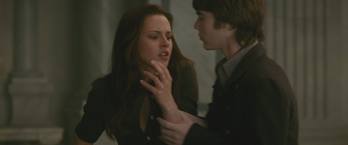 File:ALEC HOLDING BELLA.jpg