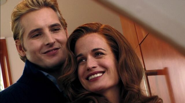 File:Esme and Carlisle 2.jpg