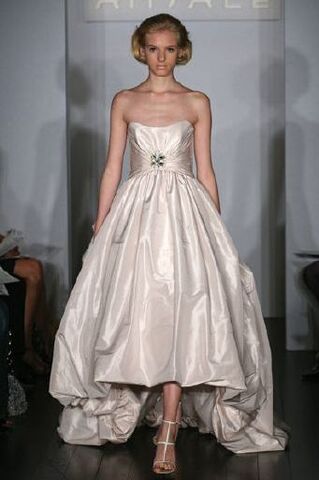 File:Wedding-dress.jpg