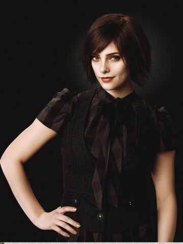 File:New-Moon-promo-HQ-alice-cullen-8099559-1921-2560.jpg