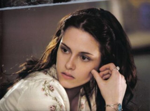 File:Bella swan (10).jpg