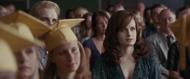 File:Esme-Carlisle-graduation-Eclipse.jpg