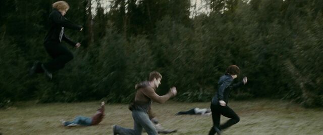 File:Jasper-chasing-alice's-opponent.jpg