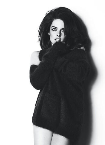 File:Cess-kristen-stewart-cover-story-04-v.jpg