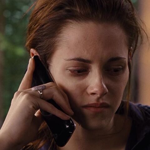 File:Bella on the phone.jpg