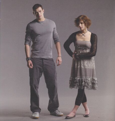 File:Alice-and-Emmett-Cullenfd -twilight-series-5484741-2213-2316.jpg