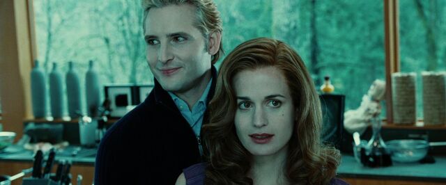 File:Twilight-Esme-and-Carlisle-dark-supernatural-romance-books-25949099-1280-720.jpg