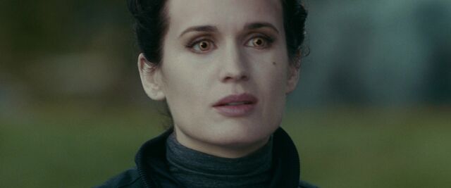 File:Esme-in-Eclipse-x-esme-cullen-15331175-1280-720.jpg
