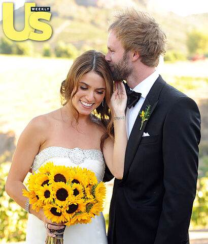File:1319471209 nikki-reed-wedding-5-lg.jpg