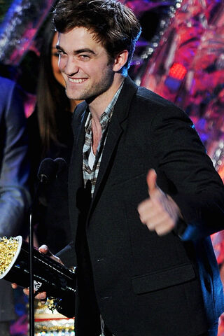 File:Robert pattinson 2877.jpg