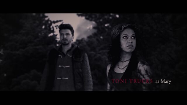 File:Toni Trucks as Mary.jpg