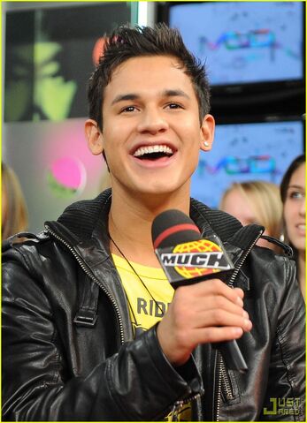 File:Bronson Pelletier 3.jpg