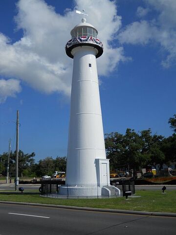 File:BiloxiLighthouse.jpg