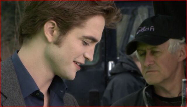 File:Behind-The-Scenes-New-Moon-twilight-series-21780704-1087-623.jpg
