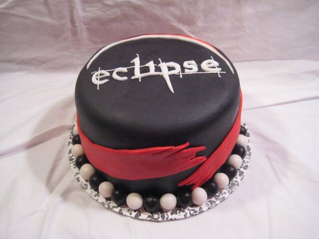 File:Eclipse cake t.jpg