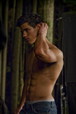File:New Moon-553-large.jpg