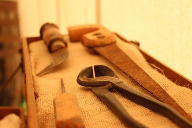 File:Turncoats-tools.jpg
