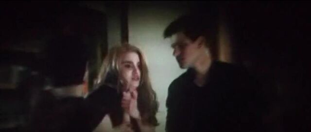 File:Rose having trouble.jpg