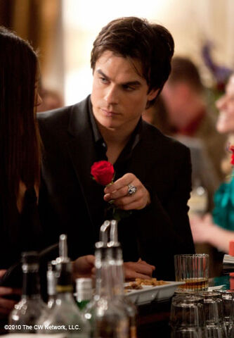 File:Damon-salvatore-s2421.jpg