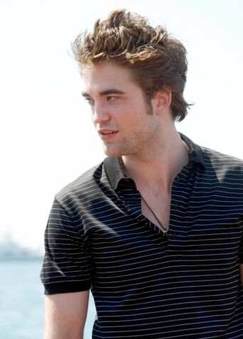 File:Robert Pattinson 11.jpg