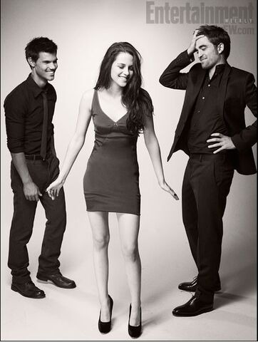 File:Twilighttrio3.jpg