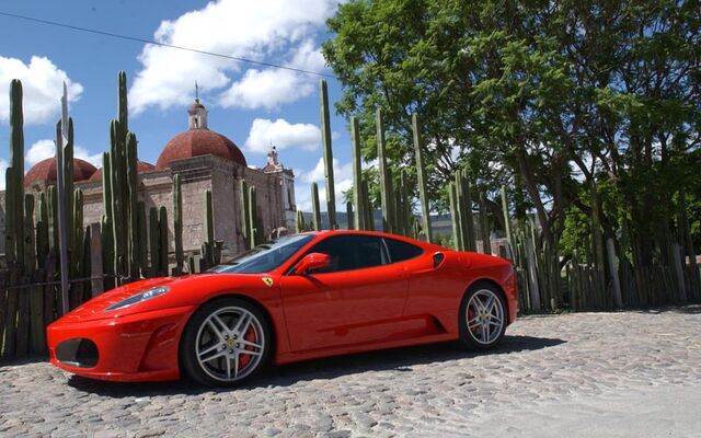 File:Red Ferrari F430.jpg