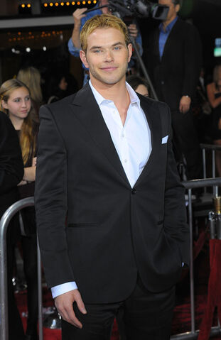 File:Twilight+Saga+New+Moon+Los+Angeles+Premiere+4PH8KXY7vVPl.jpg