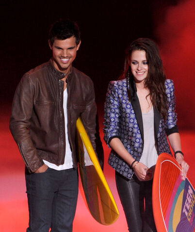 File:Kristen+Stewart+Teen+Choice+Awards+2012+Show+I yPC4mgLn7l.jpg