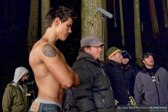 File:People-Magazine-Scans-jacob-black-8279363-758-1024.jpg