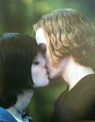 File:Alice-and-Jasper-Kiss-alice-and-jasper-fanfics-13215188-480-612.jpg