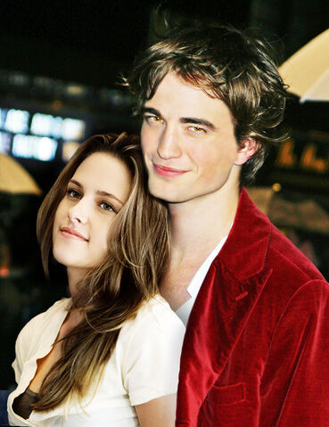 File:Bella-and-edward-bella-swan-630689 608 790.jpg