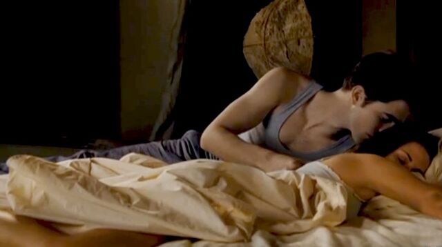 File:Honeymoon on the bed.jpg
