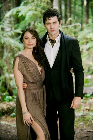 Datei:Carmen-and-Eleazar-harry-potter-vs-twilight-26830530-466-700.jpg