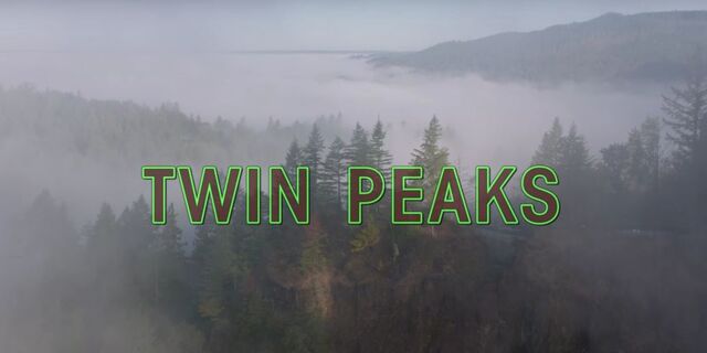 Файл:TwinPeaks2017 openingshotcredits.jpg