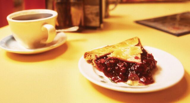 File:008-Coffee-and-Pie.jpg