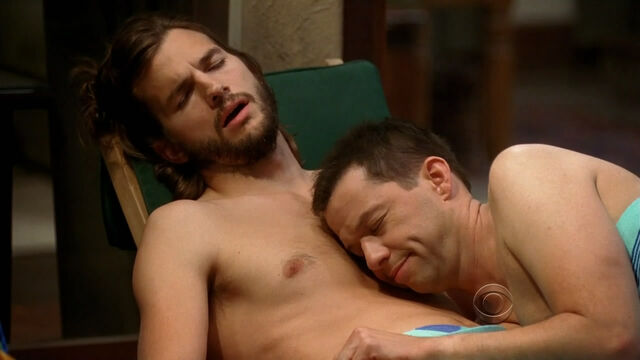 File:Peoplewholovepeepholes.jpg