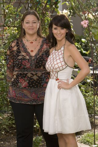 File:Delia and Melinda05.jpg