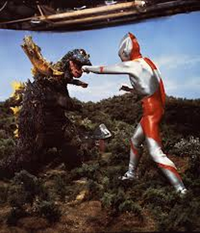 File:Jirass v Ultraman.png