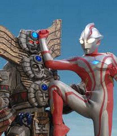 File:Jasyuline v Ultraman Mebius.png