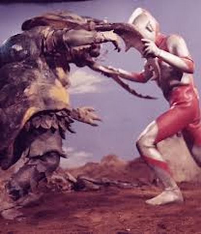 File:Antlar v Ultraman.png