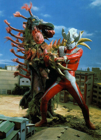 File:Ultraman-taro-birdon.jpg