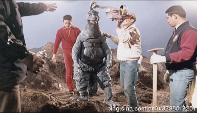 File:ARSTRON-SCENES.jpg