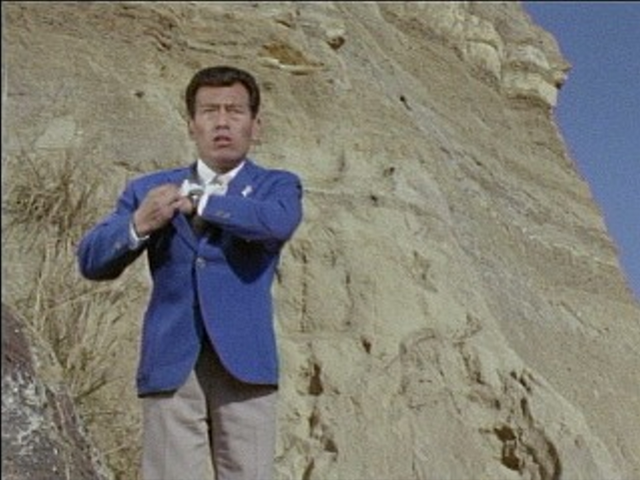 File:Toshio Muramatsu outdoors.png